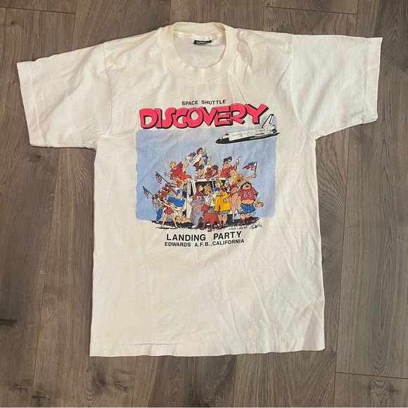 Vintage 1989 NASA Space Shuttle Discovery Landing Party Graphic Shirt Sz Medium - Picture 1 of 9